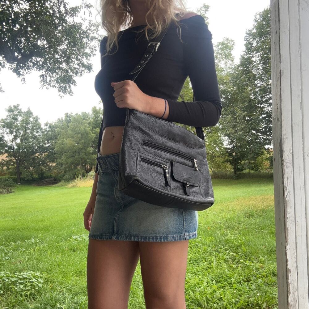 Vintage Stone Mountain Black Pebbled Leather Multi Pocket Crossbody Bag